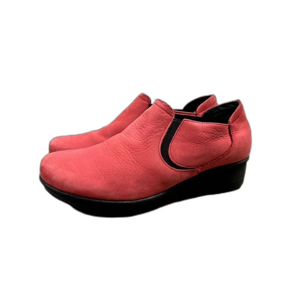 Dansko professional red slip-on shoes